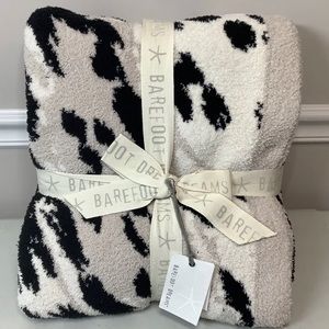 NWT! $180- BAREFOOT DREAMS CozyChic Cheetah Spot Throw Blanket, Cream/Black